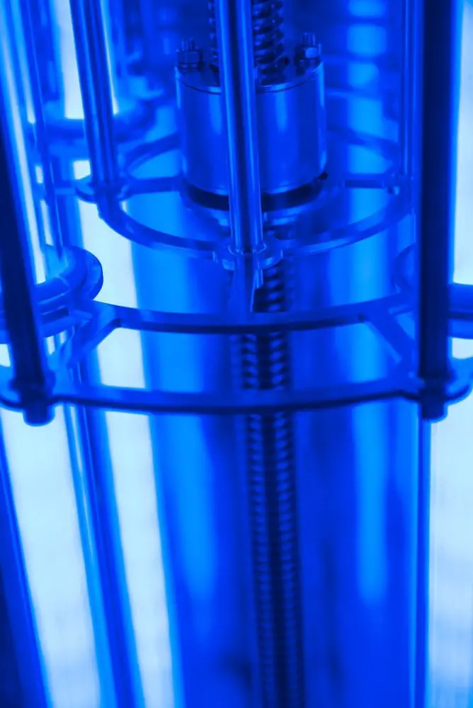 apparatus for preserving UV light